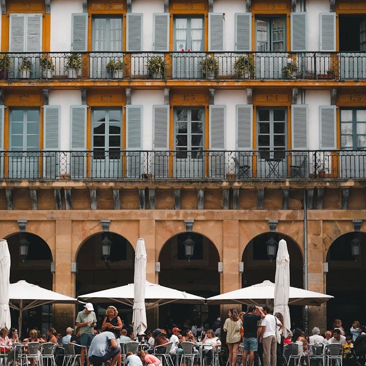 Family terraces and cafés for calm evenings in Paris
